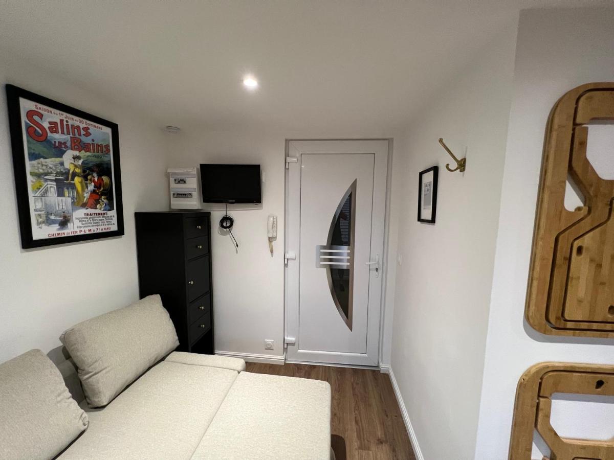 Appartement LE COQUET hyper centre climatisé à Salins-les-Bains Extérieur photo